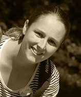 Kate Fever 'Living With' the RECARO Monza Nova